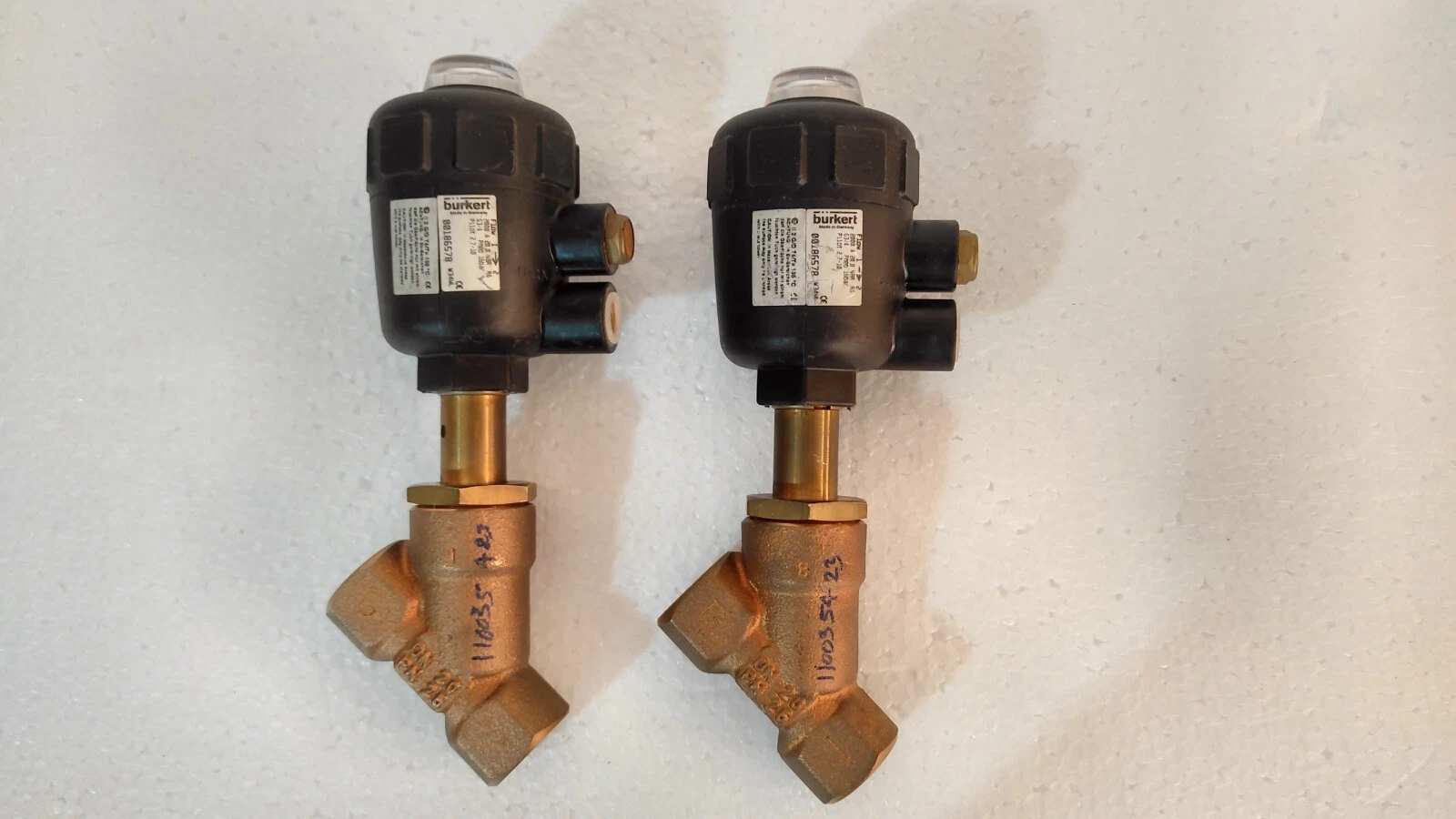 Bürkert 2000 A 20,0 Pneumatic Angle Valve NBR RG G3 Pmed 16 Bar Pilot 2,7-10 Bar